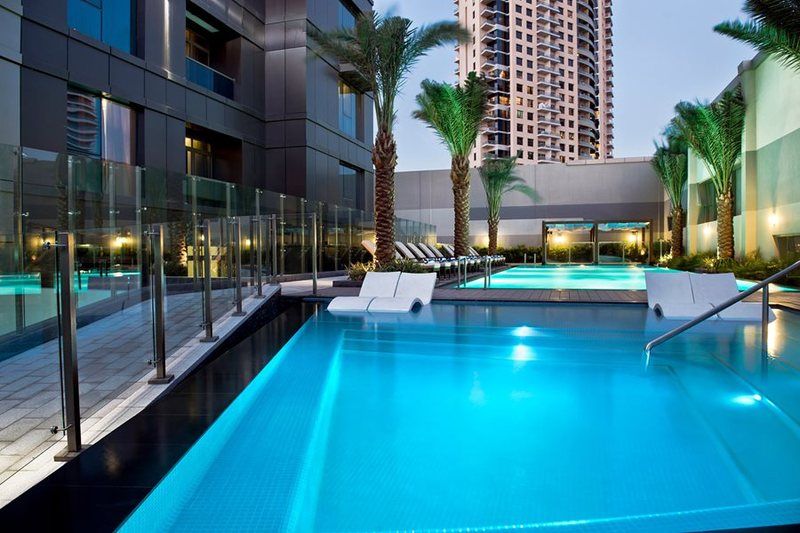 Damac Maison The Vogue ดูไบ ภายนอก รูปภาพ The swimming pool at the Address Downtown