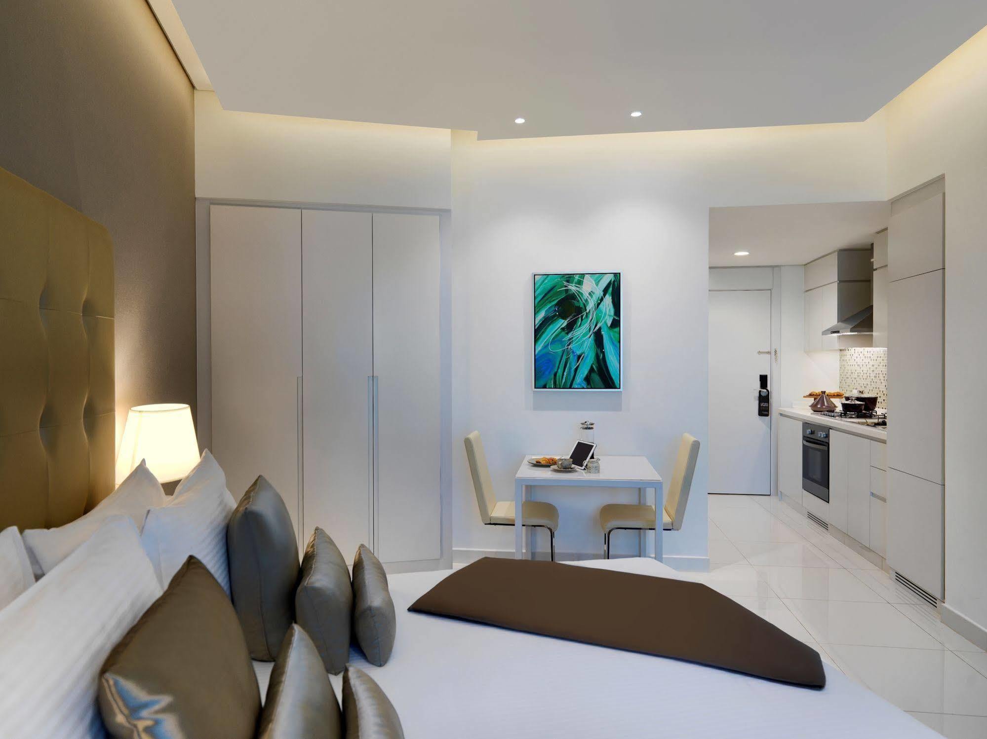 Damac Maison The Vogue ดูไบ ภายนอก รูปภาพ A typical studio apartment