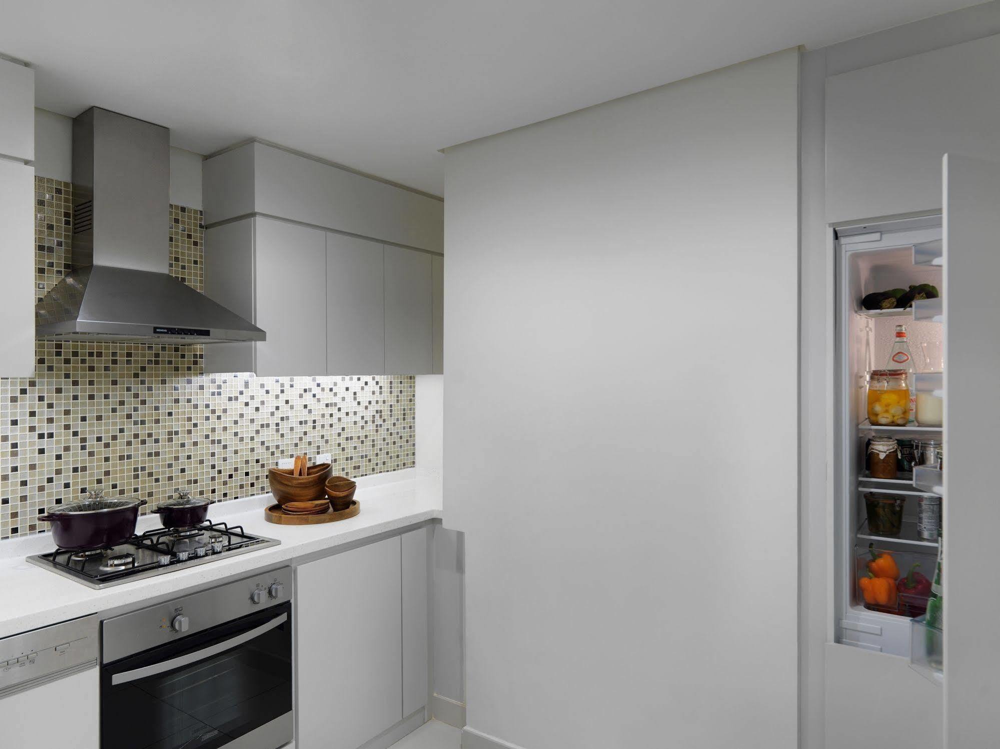 Damac Maison The Vogue ดูไบ ภายนอก รูปภาพ A built-in refrigerator